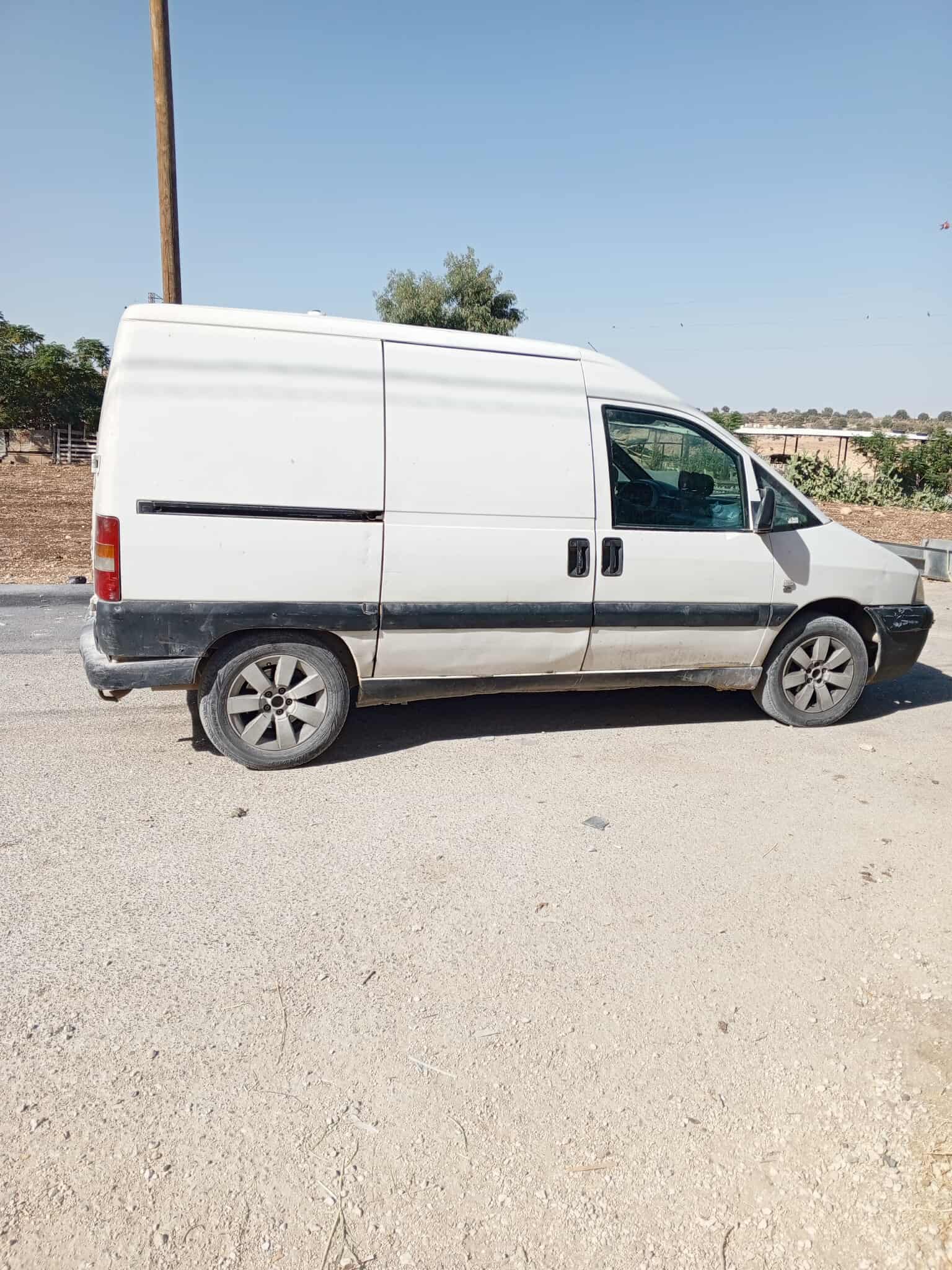 Peugeot Jumpy Van 2