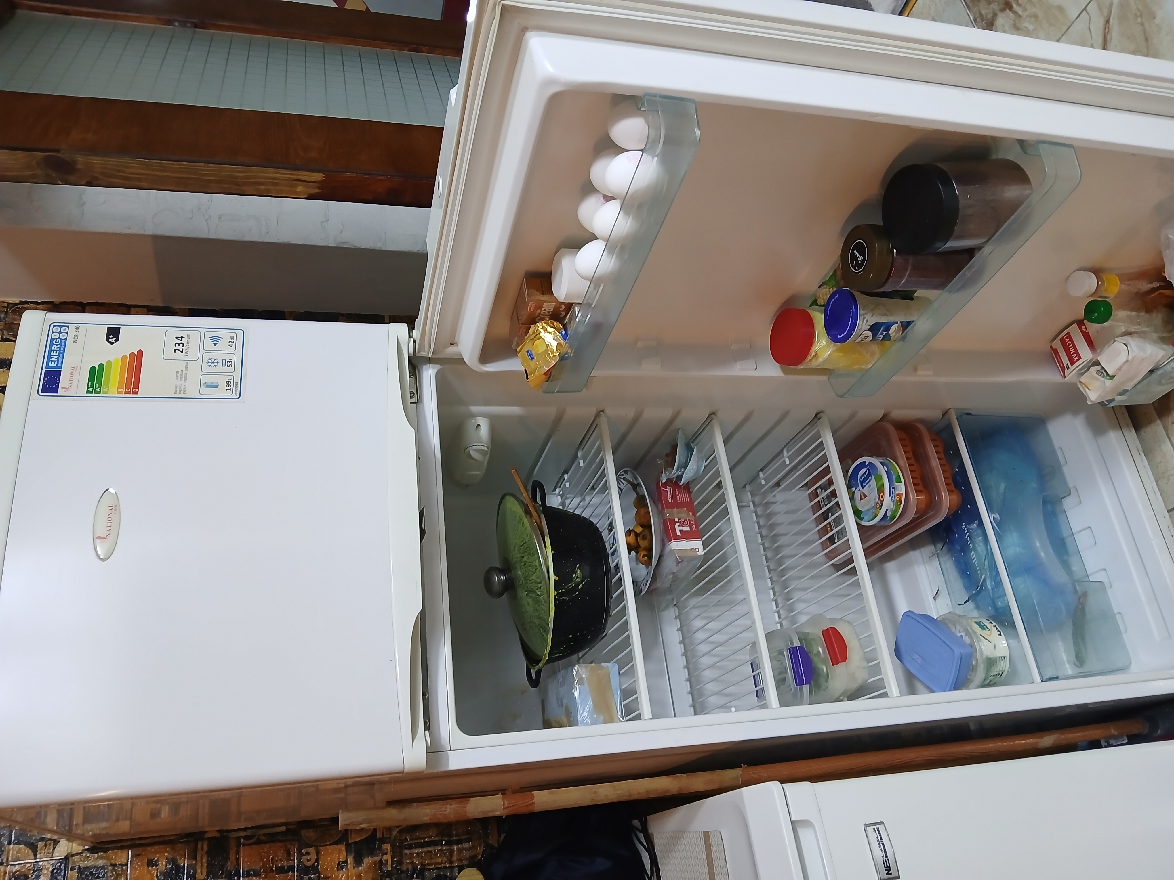 National NCR-340 Refrigerator 3