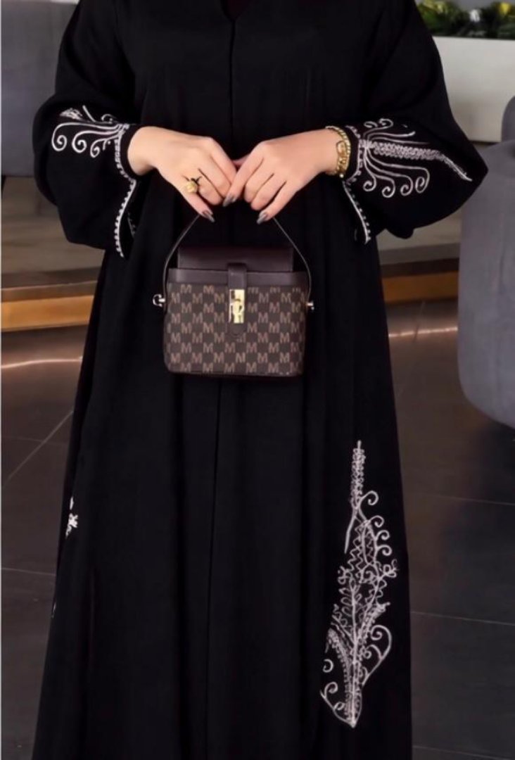 Embroidered Abaya with Handbag