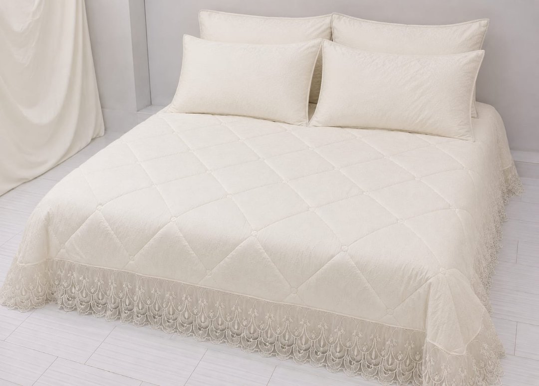Quilted Bedspread with Lace Trim